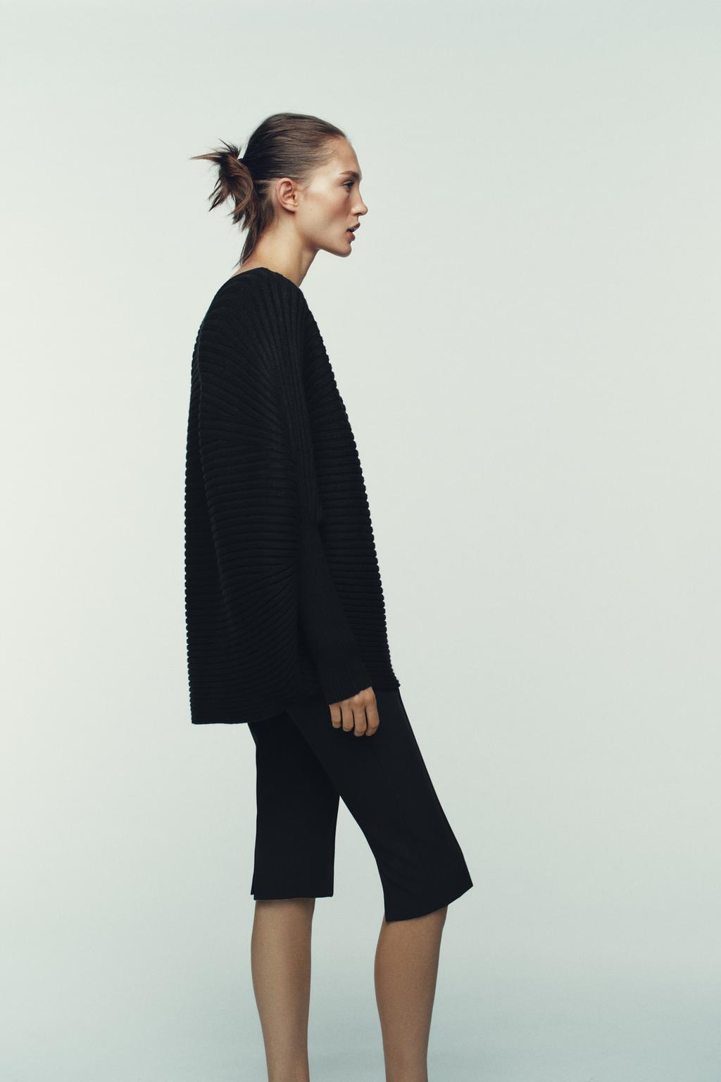 ОБЪЕМНЫЙ СВИТЕР РЕЛЬЕФНОЙ ВЯЗКИ