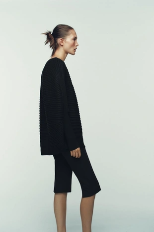 Объемный свитер рельефной вязки- Заказать в России