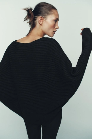 Объемный свитер рельефной вязки- Заказать в России