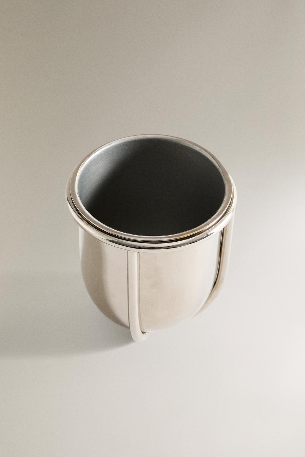 Сияющий держатель для зубных щёток из металла