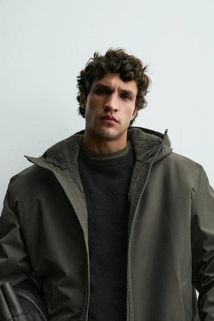 Стеганая куртка с комбинированной отделкой- Заказать в России