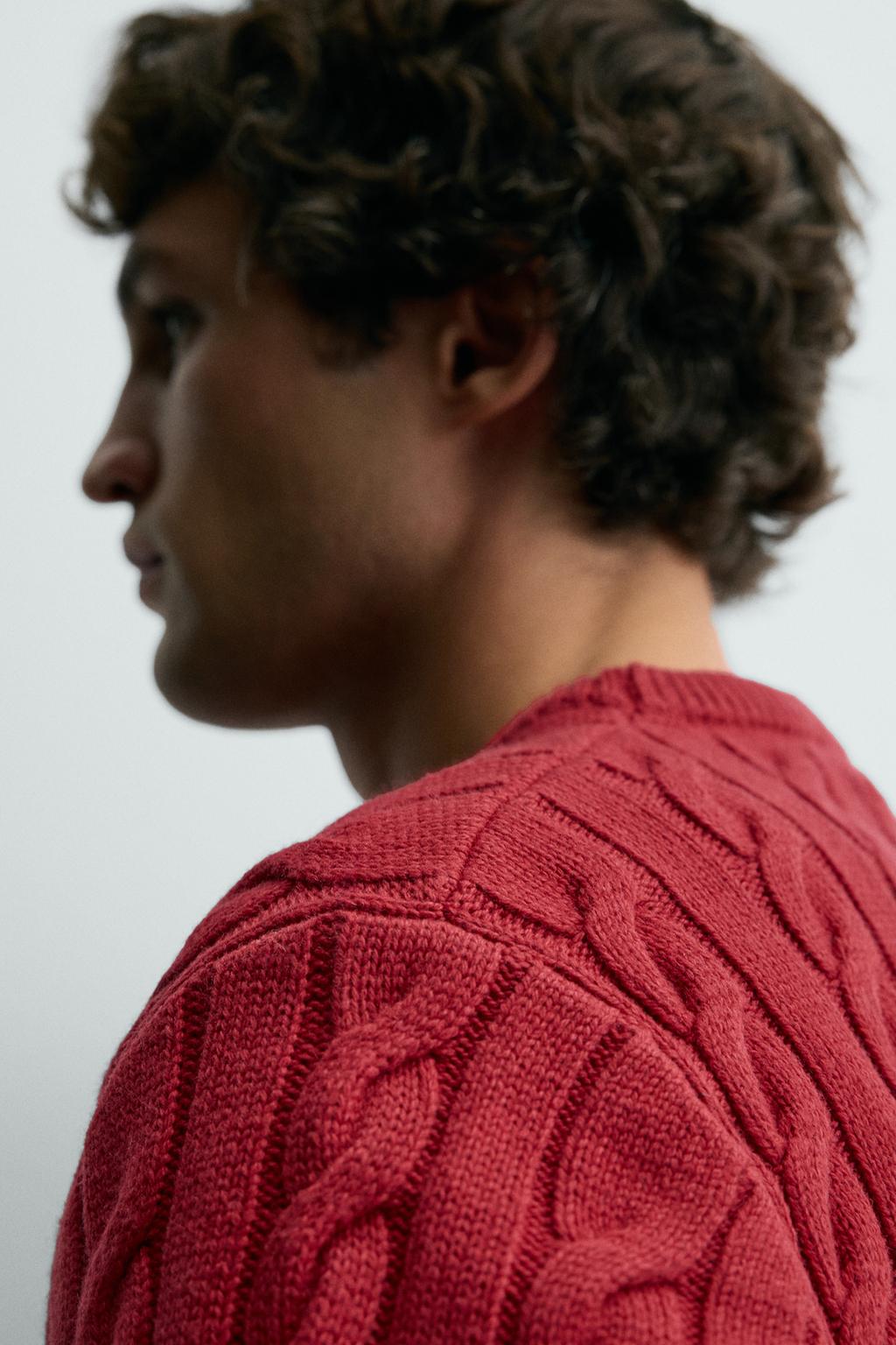 СВИТЕР С УЗОРОМ «КОСЫ»