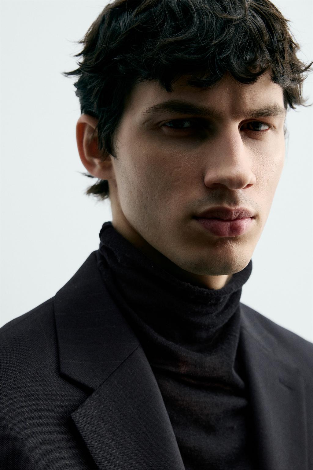 КОСТЮМНЫЙ БЛЕЙЗЕР В ТОНКУЮ ПОЛОСКУ