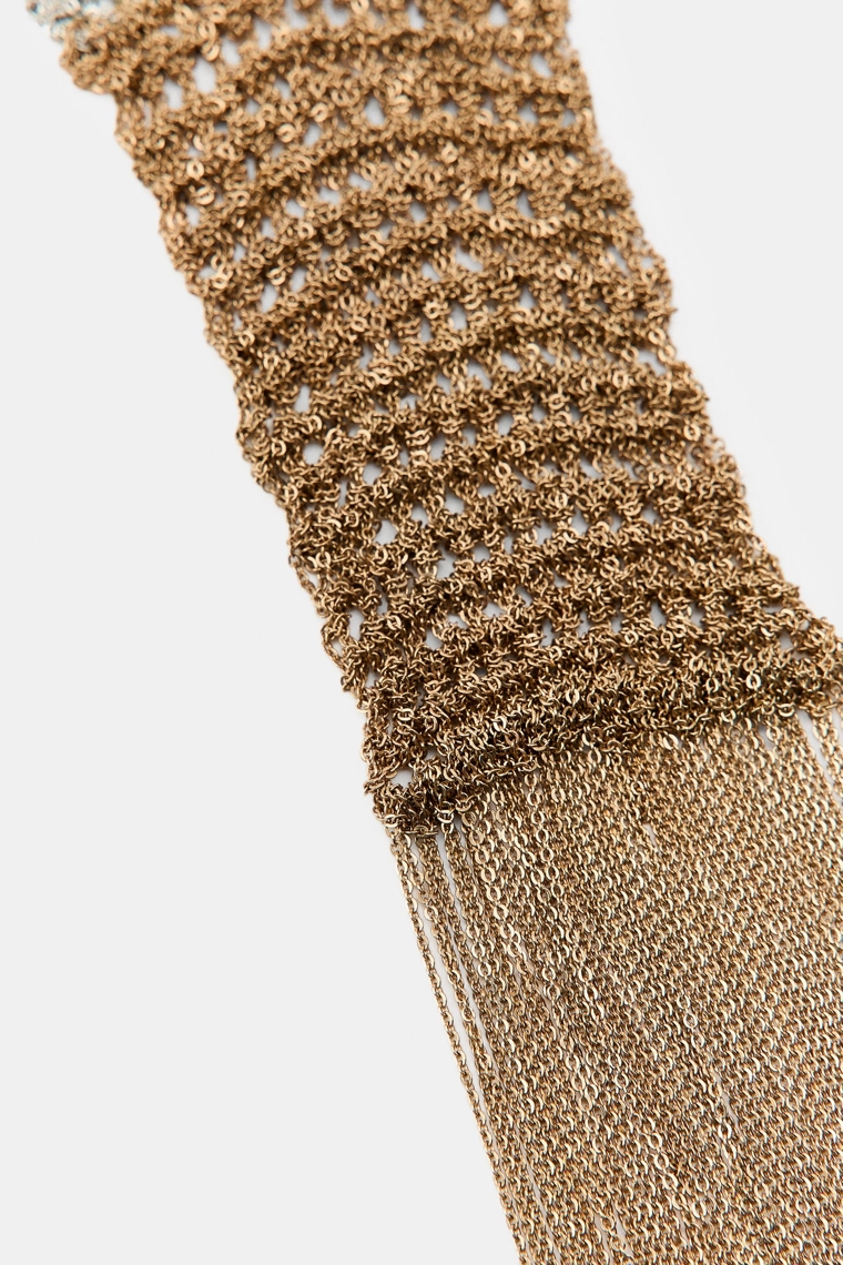 Контрастное колье с бахромой