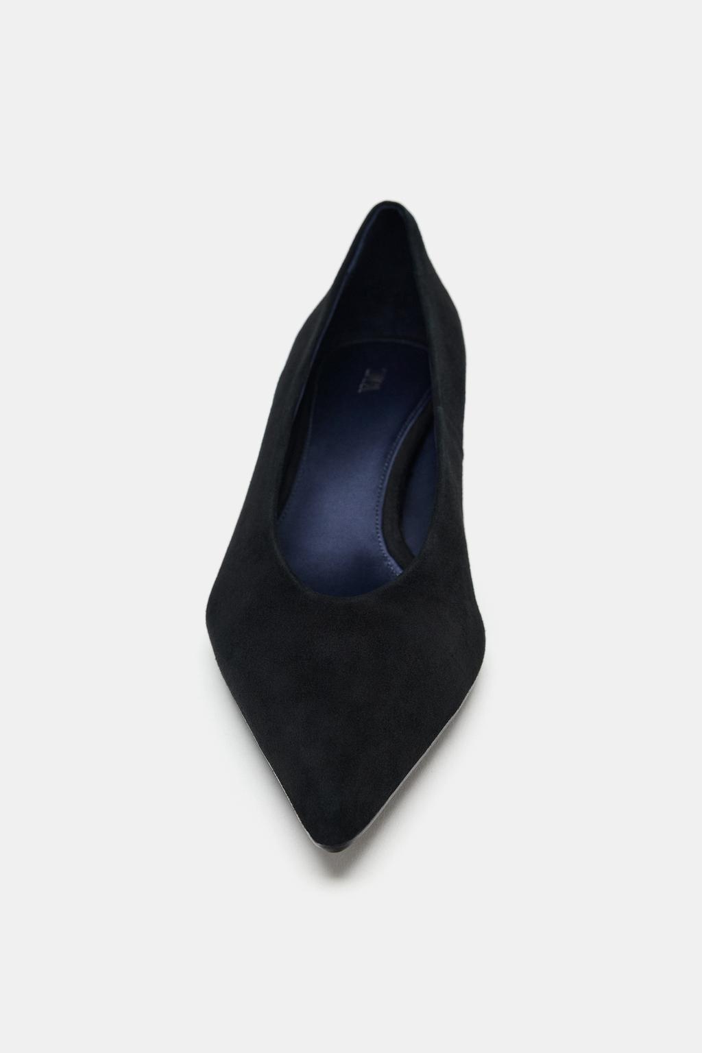 ТУФЛИ ИЗ ЗАМШИ НА СРЕДНЕМ КАБЛУКЕ