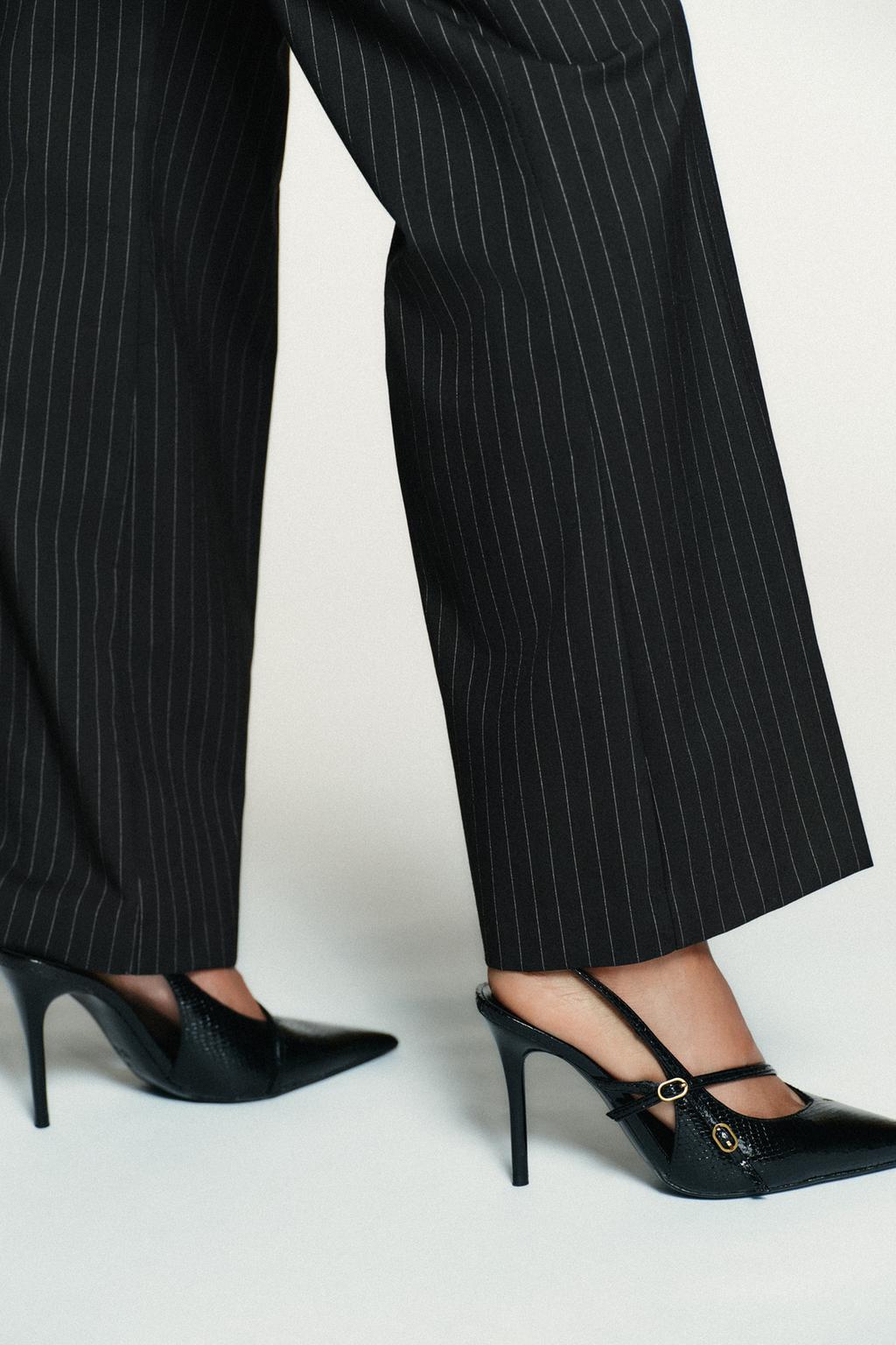 ТУФЛИ НА ВЫСОКОМ КАБЛУКЕ С РЕМЕШКАМИ И ПРЯЖКАМИ