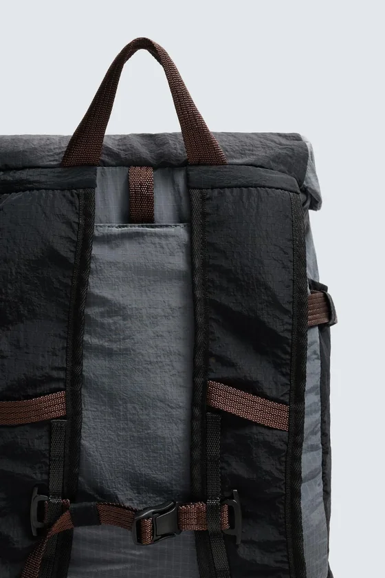 РЮКЗАК ИЗ ВЫСОКОТЕХНОЛОГИЧНОЙ ТКАНИ С ДЕТАЛЯМИ ИЗ КОЖИ Zara «Aaron Levine»