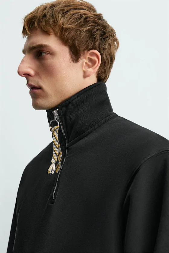 ТОЛСТОВКА С ВОРОТНИКОМ НА МОЛНИИ И ЛЕНТОЙ Zara «Aaron Levine»