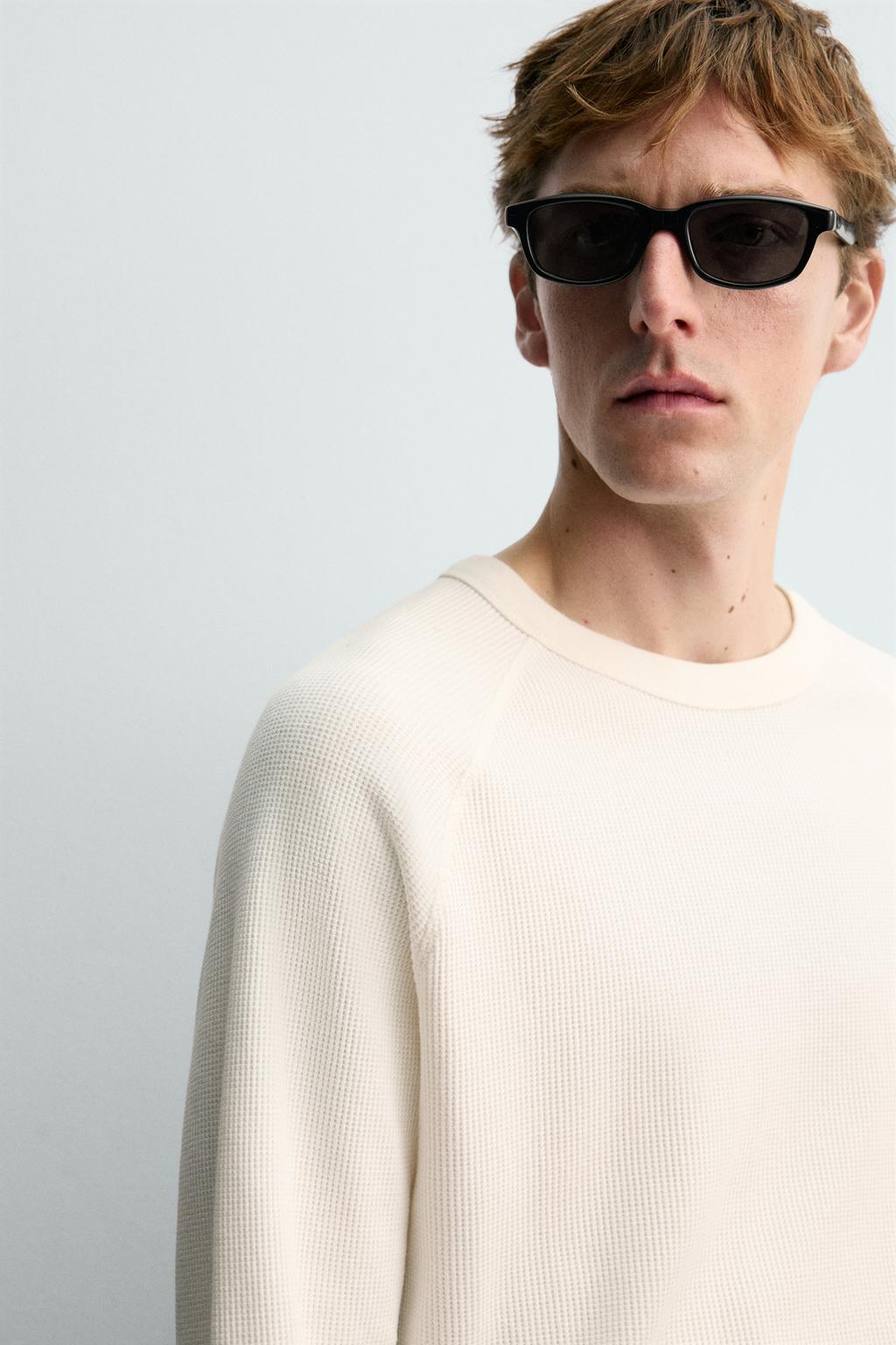 ФУТБОЛКА ИЗ РЕЛЬЕФНОЙ ТКАНИ AARON LEVINE X ZARA