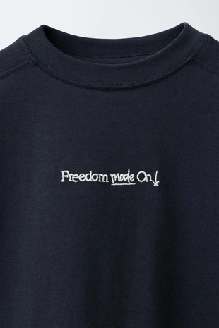 Футболка с вышитой надписью