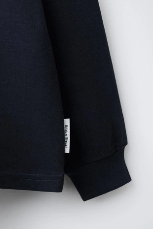 Футболка с вышитой надписью