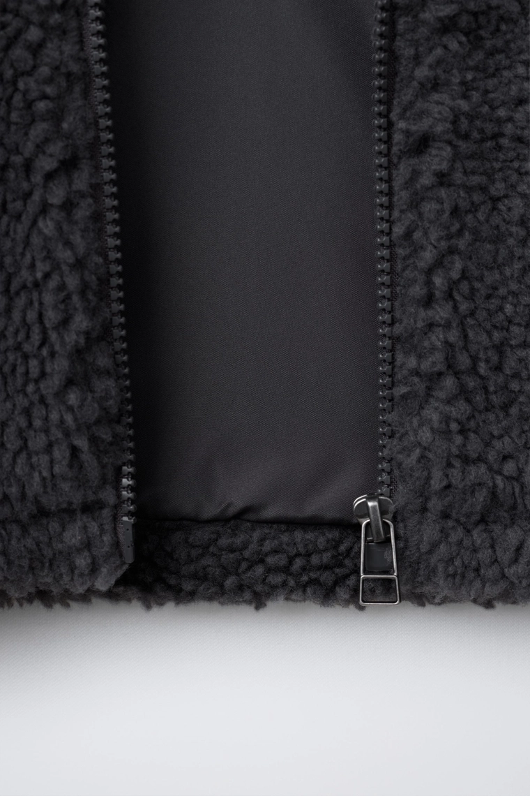 Куртка-рубашка из искусственного меха с съемным капюшоном и вышитыми деталями zoo york® x zara