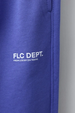 Брюки-джоггеры из мягкой ткани с текстом- Заказать в России