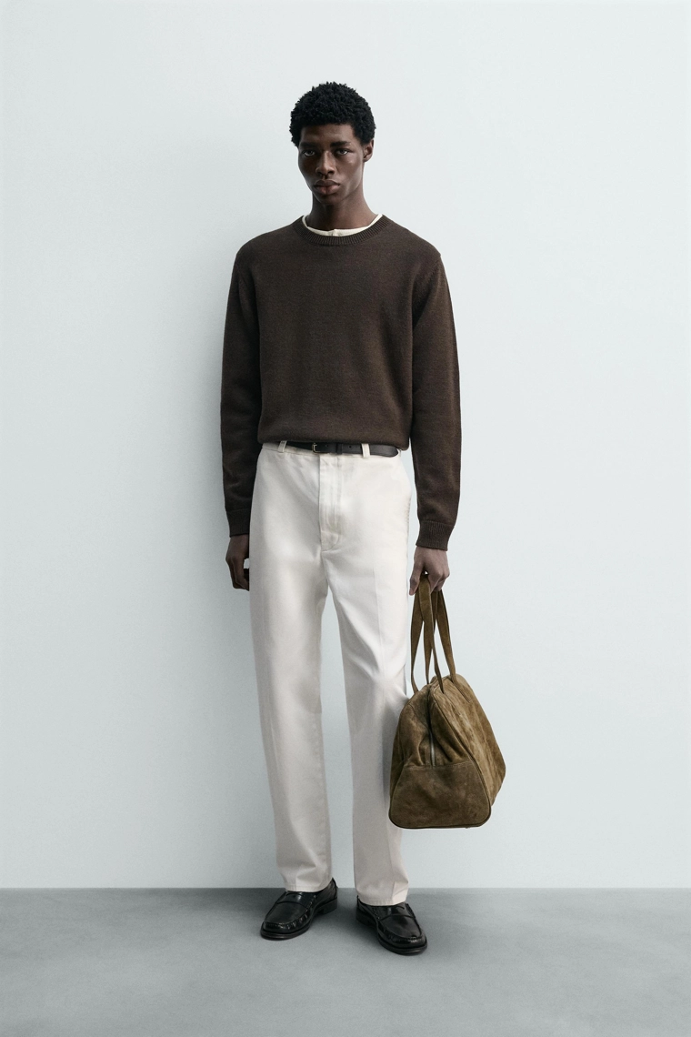 Легкий свитер из шерсти