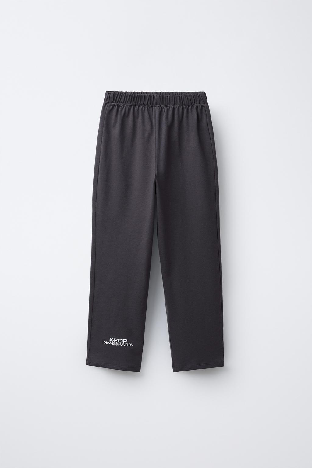 6-14 ЛЕТ/ПИЖАМА KPOP DEMON HUNTERS™ NETFLIX ©