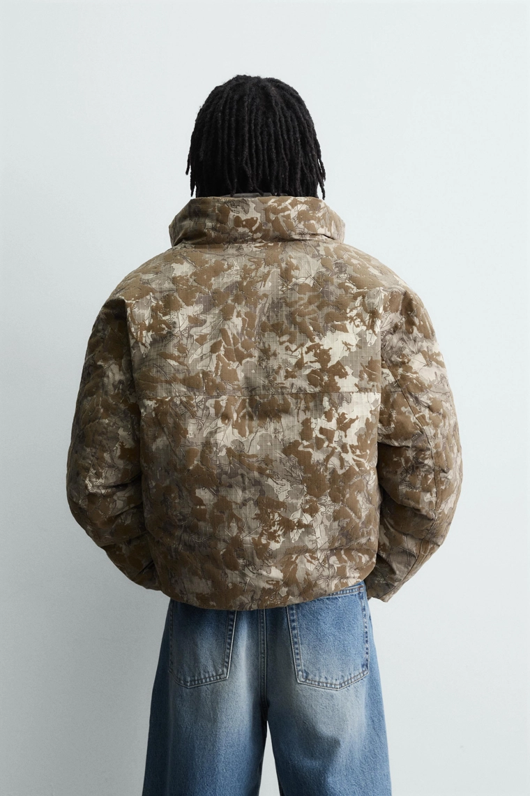 Пуховик с флокированным принтом