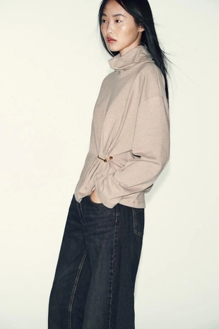 Мягкий топ с металлической деталью- Заказать в России