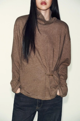 Мягкий топ с металлической деталью- Заказать в России