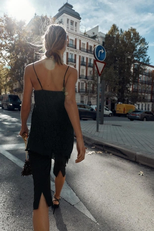 Длинный асимметричный кружевной топ- Заказать в России