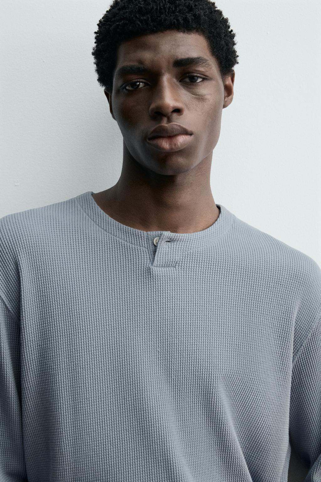 ФУТБОЛКА ВАФЕЛЬНОГО ПЕРЕПЛЕТЕНИЯ С ВОРОТНИКОМ НА ПУГОВИЦАХ