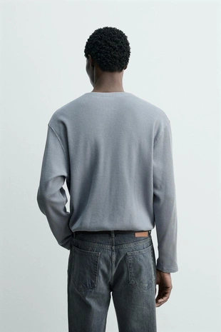 Футболка вафельного переплетения с воротником на пуговицах