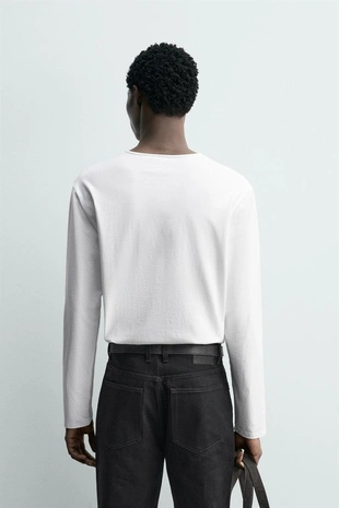 Футболка с воротником на пуговицах- Заказать в России