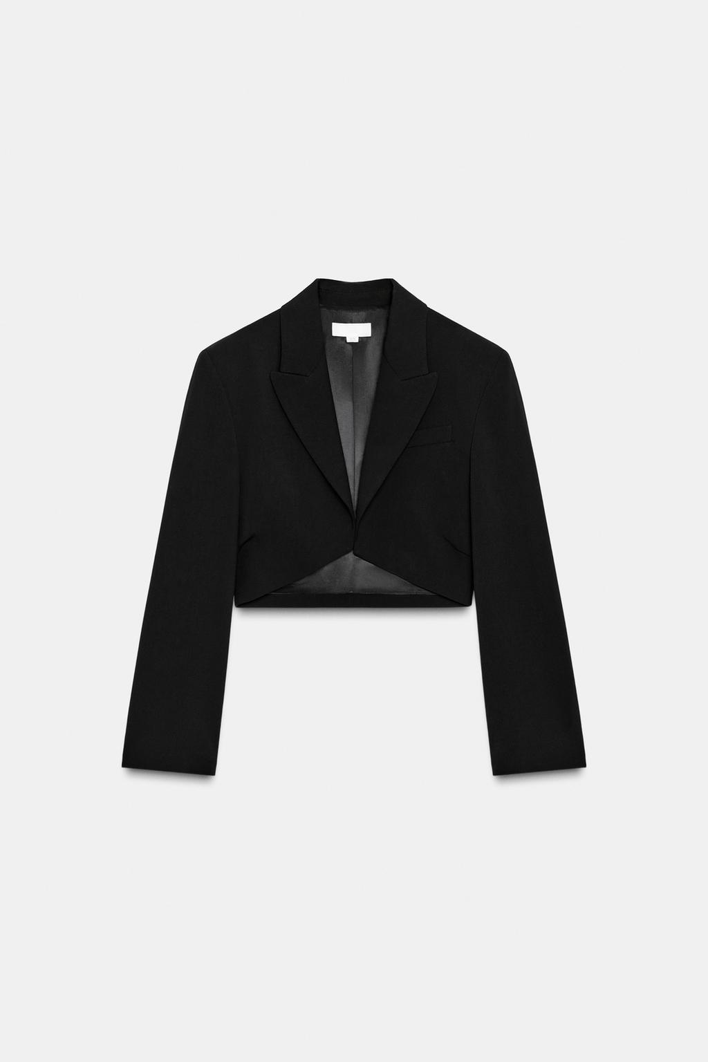 КОРОТКИЙ БЛЕЙЗЕР С ПОДПЛЕЧНИКАМИ И СКЛАДКАМИ