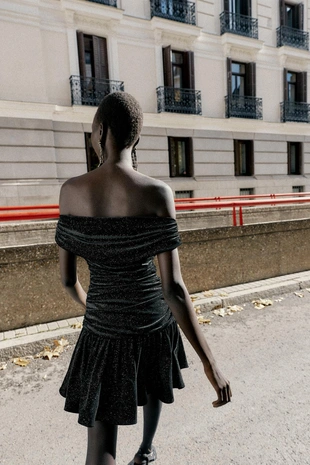 Бархатное мини-платье с блёстками- Заказать в России