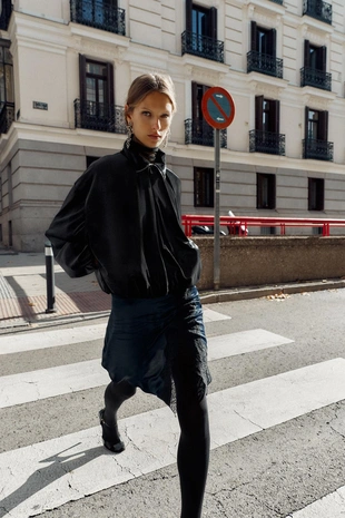 Бархатный бомбер- Заказать в России