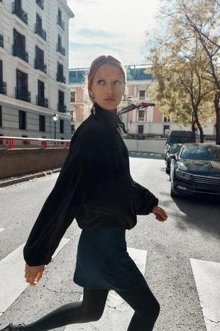 Бархатный бомбер- Заказать в России