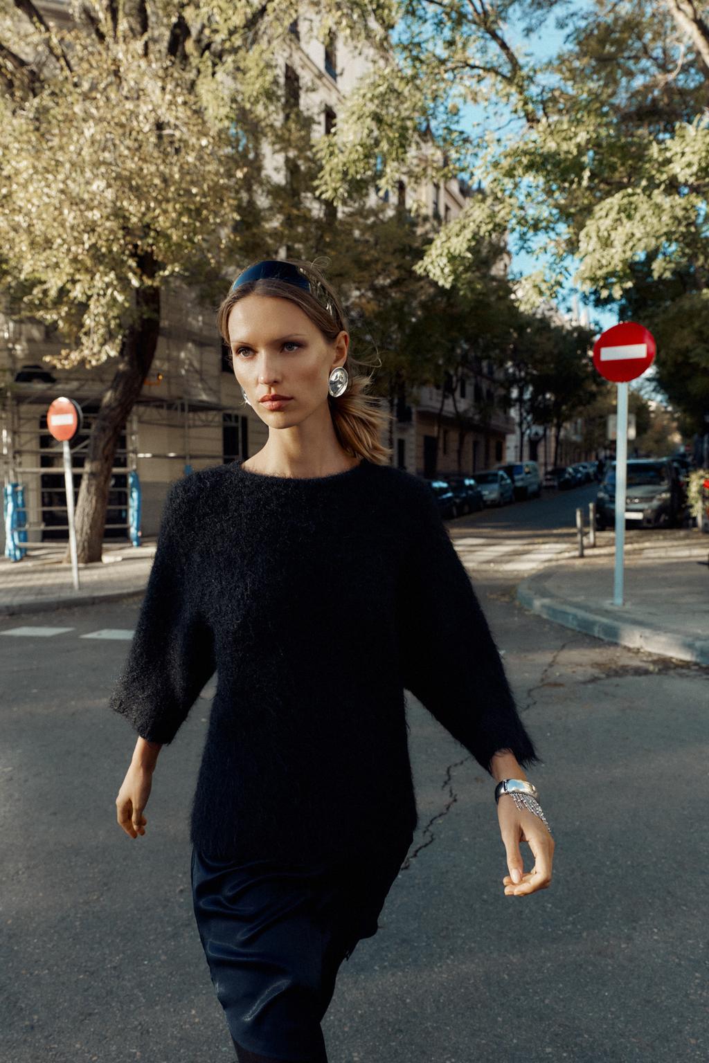 СВИТЕР С КОМБИНИРОВАННЫМ КРУЖЕВОМ