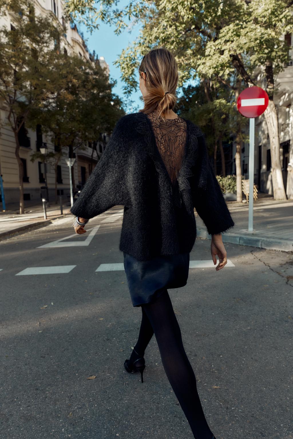 СВИТЕР С КОМБИНИРОВАННЫМ КРУЖЕВОМ