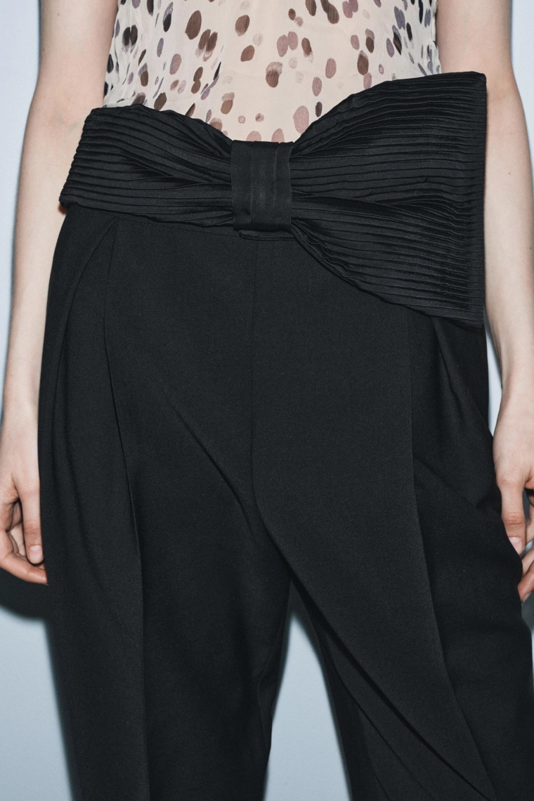 Брюки с поясом на завязке из ограниченной коллекции