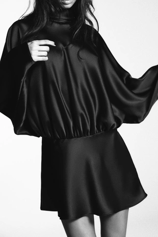 Короткое атласное платье с шарфом- Заказать в России