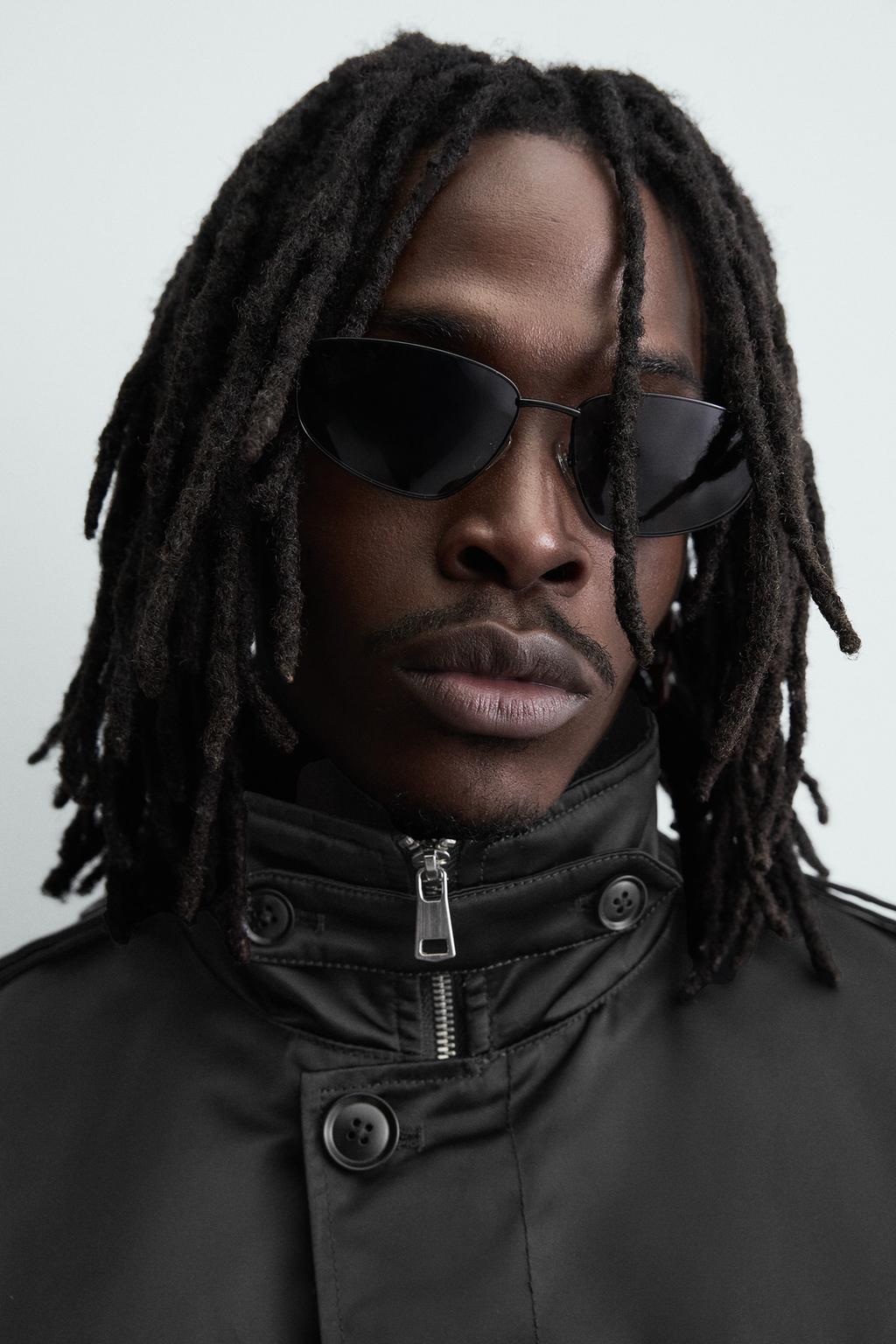 УТЕПЛЕННЫЙ БОМБЕР ИЗ ВЫСОКОТЕХНОЛОГИЧНОЙ ТКАНИ