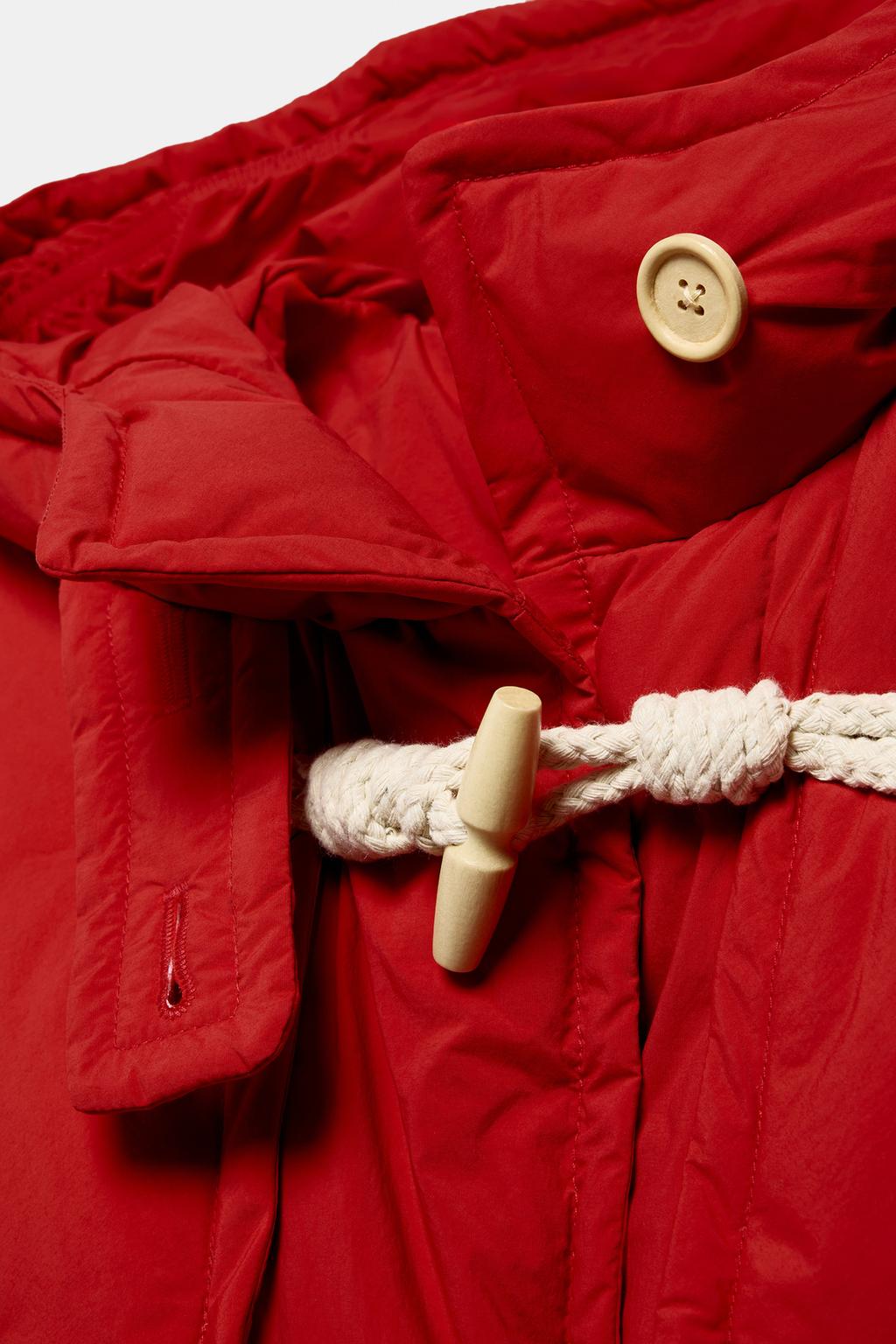 ПУХОВИК С КАПЮШОНОМ, ПЕРЬЯМИ И ПУХОМ, НА НАВЕСНЫХ ПЕТЛЯХ