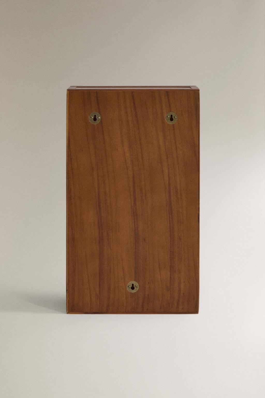 Полка для хранения на стене