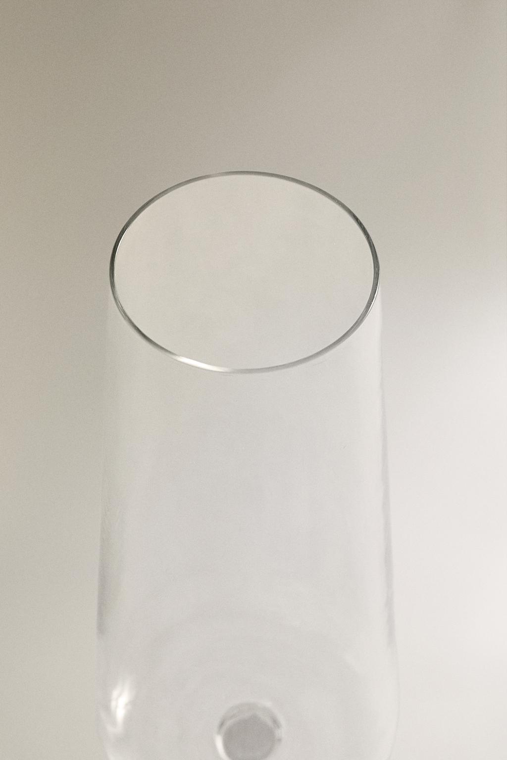 Хрустальная флейта в конусе