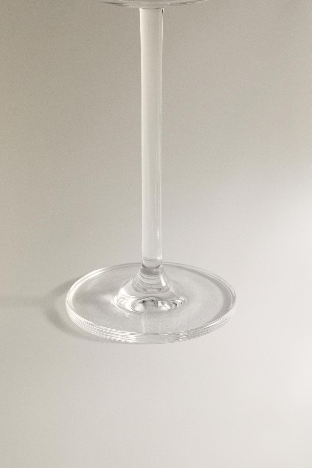 Хрустальная флейта в конусе