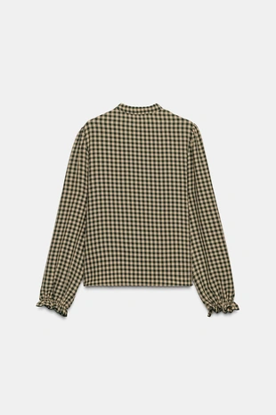 Блуза в клетку виши с воланами