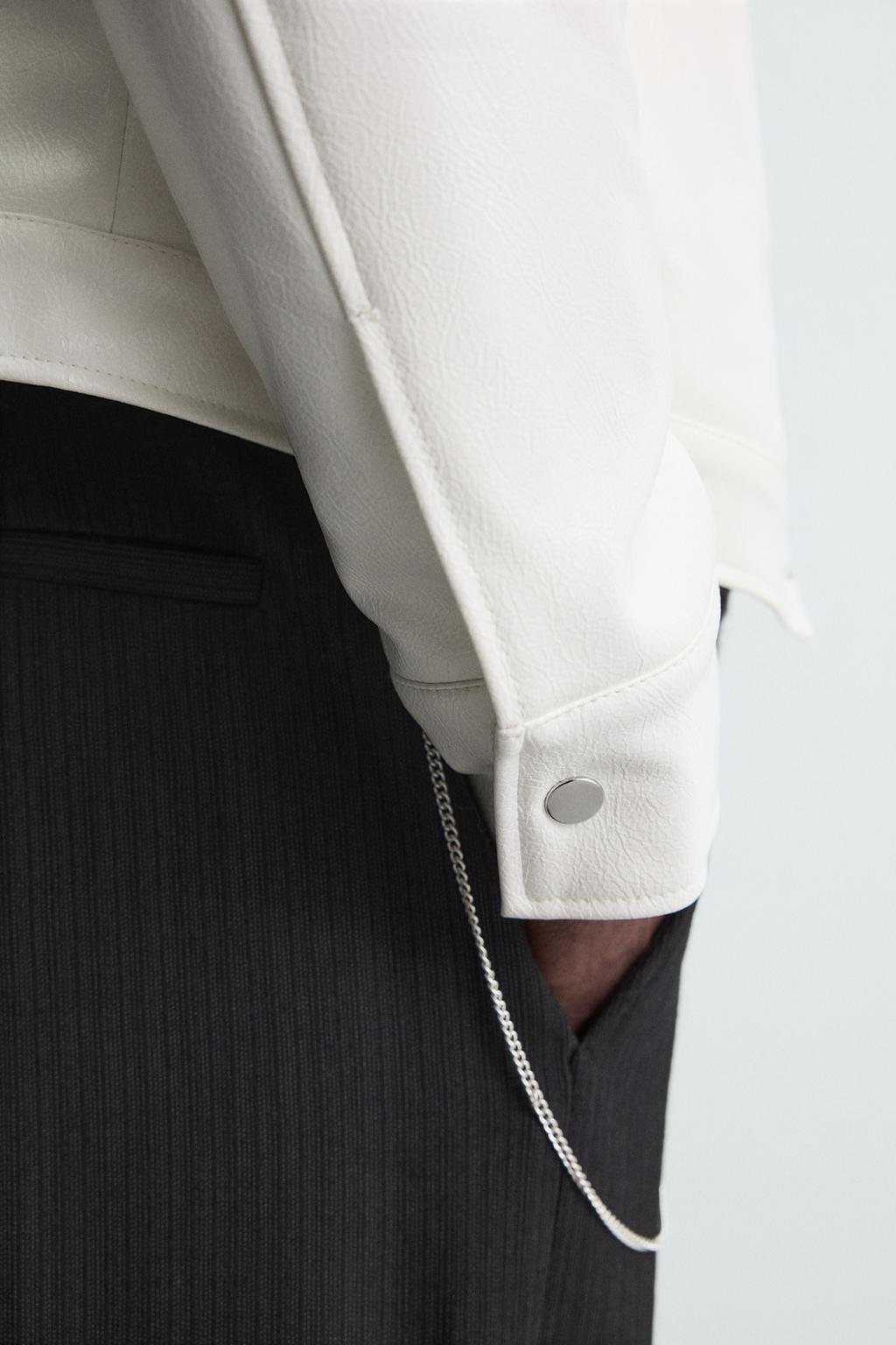 КУРТКА ИЗ БЛЕСТЯЩЕЙ ИСКУССТВЕННОЙ КОЖИ