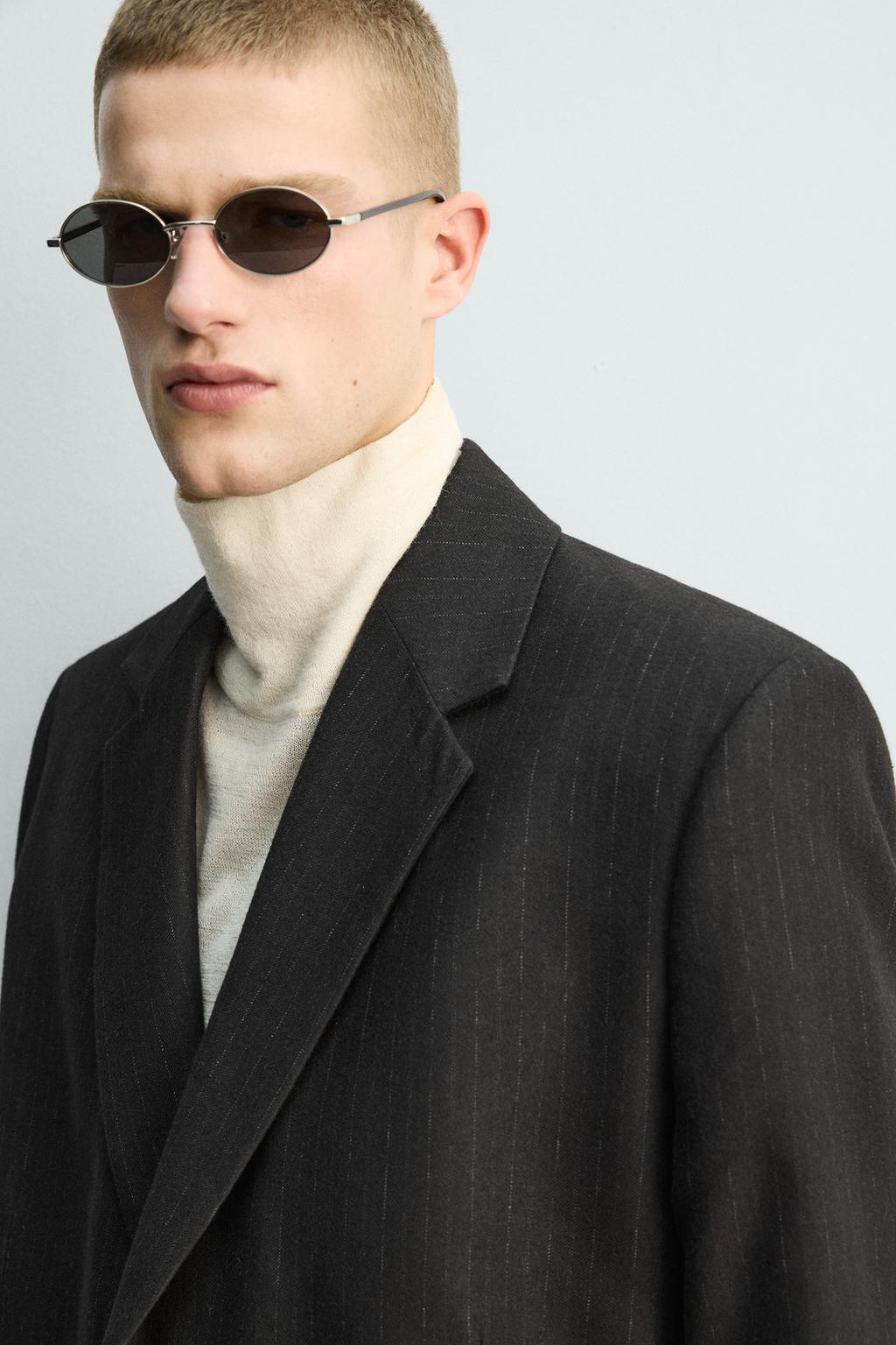 УКОРОЧЕННЫЙ БЛЕЙЗЕР В ТОНКУЮ ПОЛОСКУ