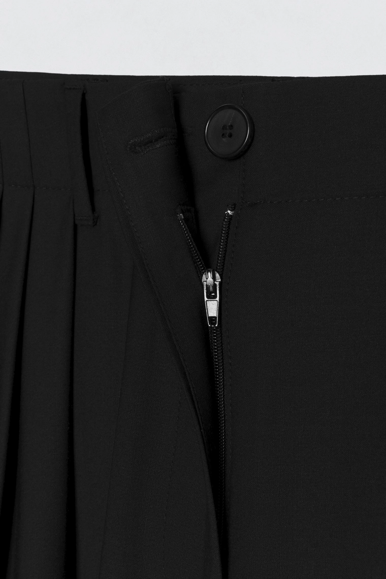 Брюки с защипами из шерсти soshiotsuki x zara