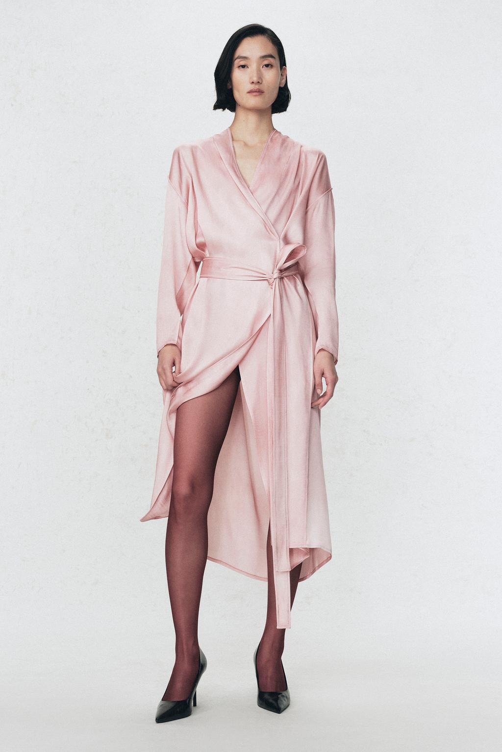 Платье с поясом из атласа soshiotsuki x zara