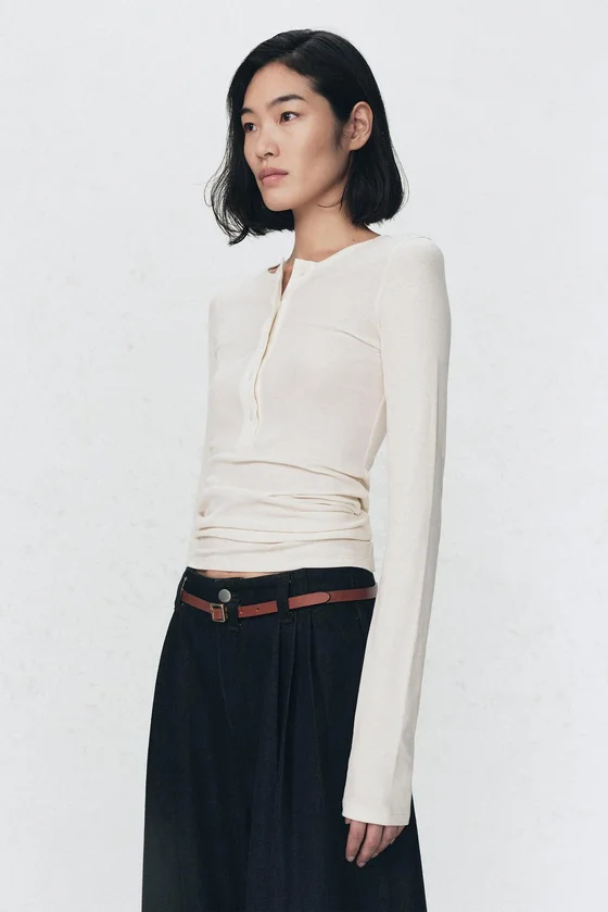 Футболка с воротником хенли от Zara «Soshiotsuki»