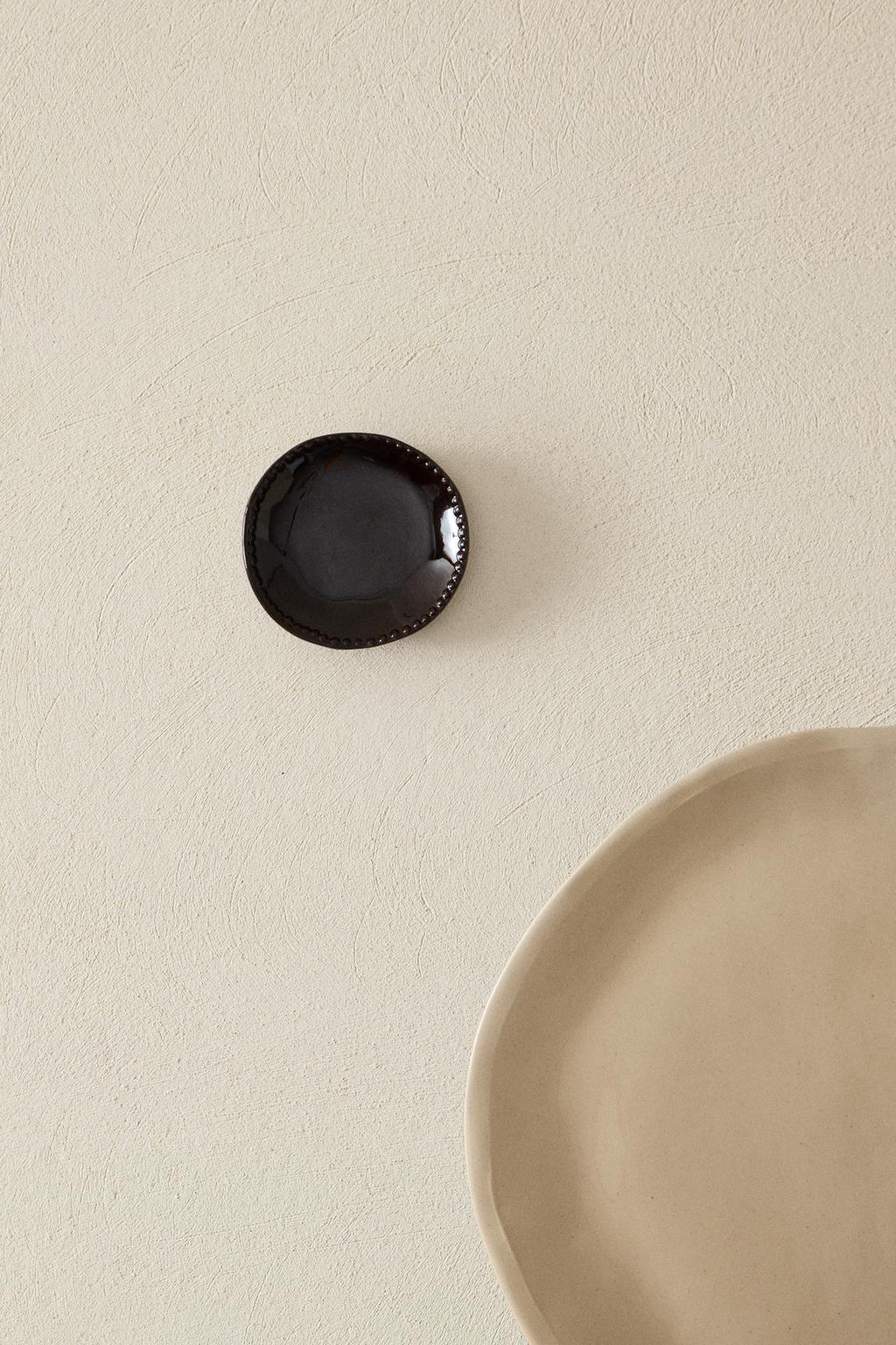 Мини-тарелка из керамики с рельефным узором