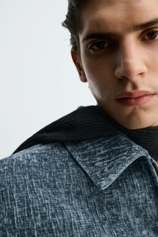 Куртка с рельефным флокированным покрытием- Заказать в России