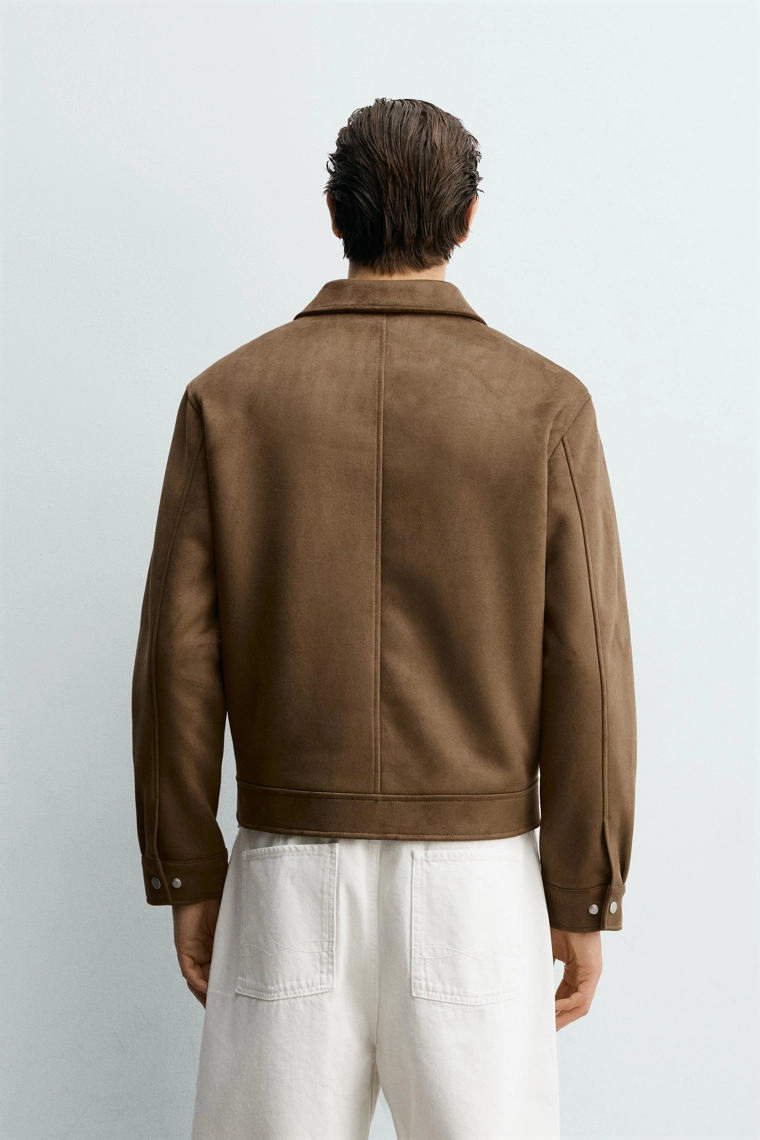 Короткий пиджак из искусственной замши