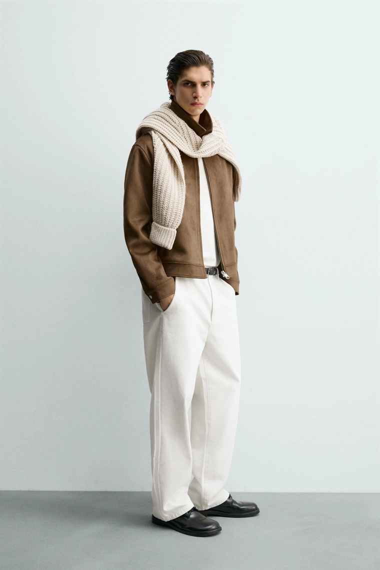 Короткий пиджак из искусственной замши