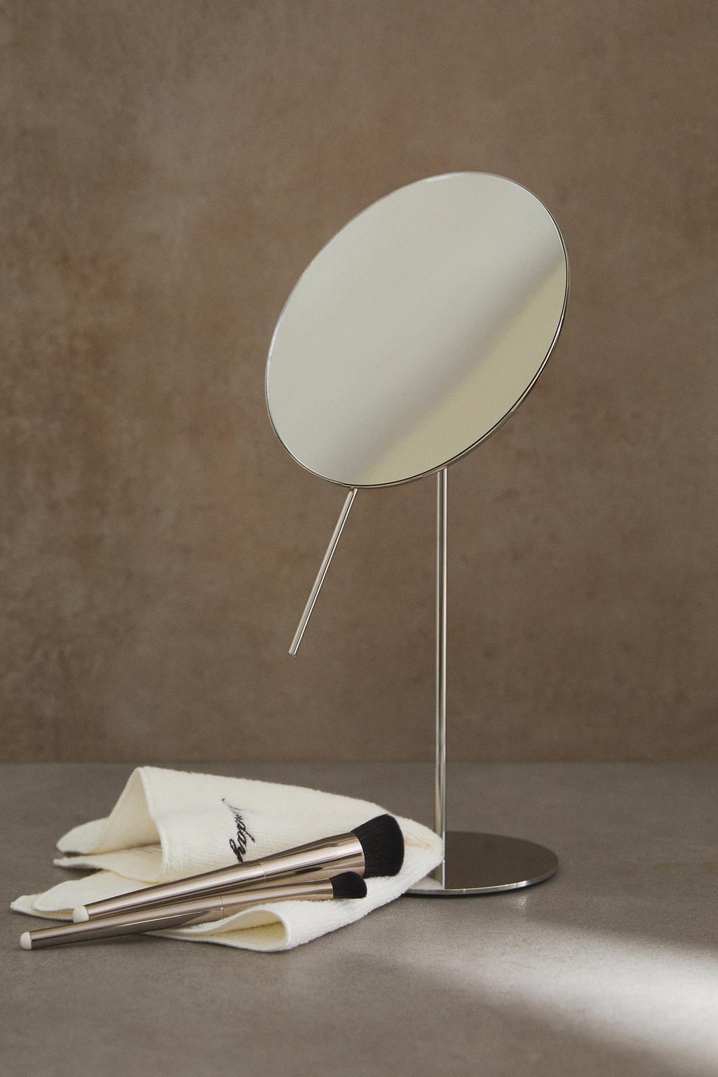 Металлическое увеличивающее зеркало